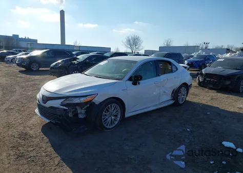 2018 Toyota Camry Hybrid Xle из США, поврежденный, VIN 4T1B21HK0JU005641